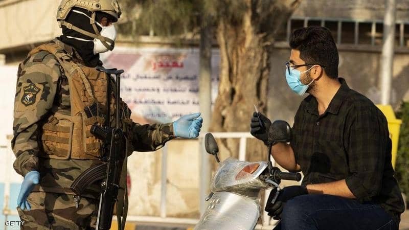 رفضاً للحظر .. صاحب مطعم يطعن ضابطاً بالسكين !