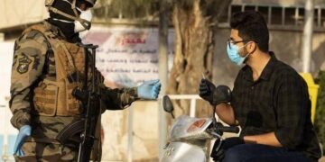 اهالي كربلاء يرفضون حظر التجوال ويدعون لكسره .