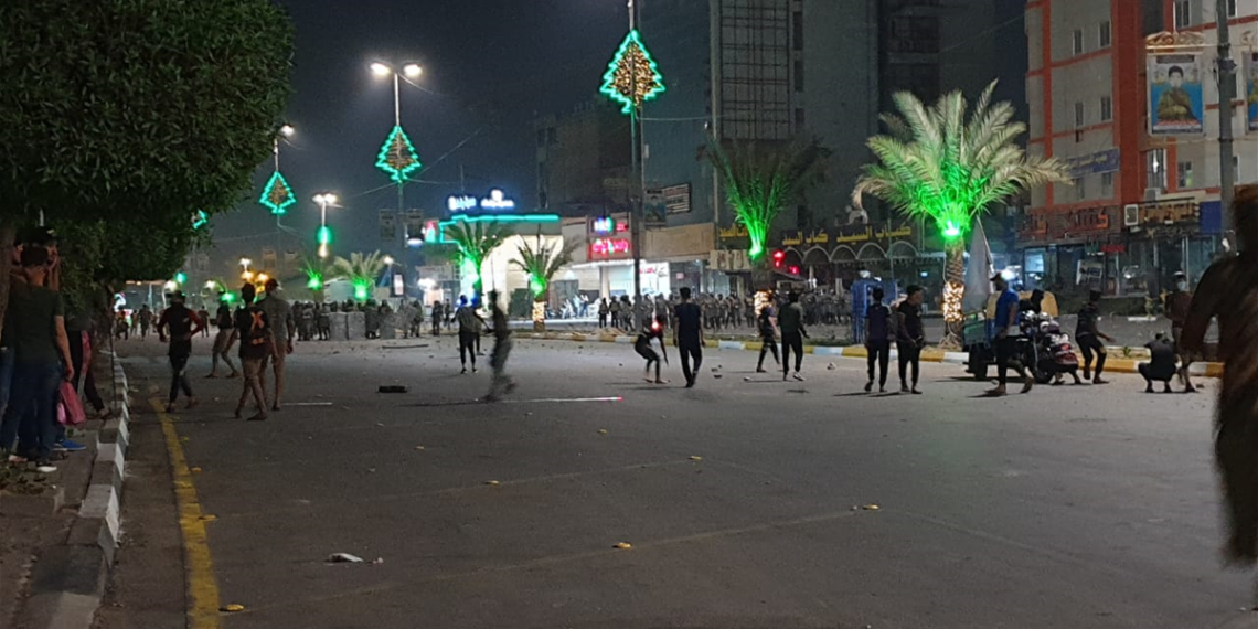 بالصور.. مصادمات بين محتجين وقوات أمنية في كربلاء