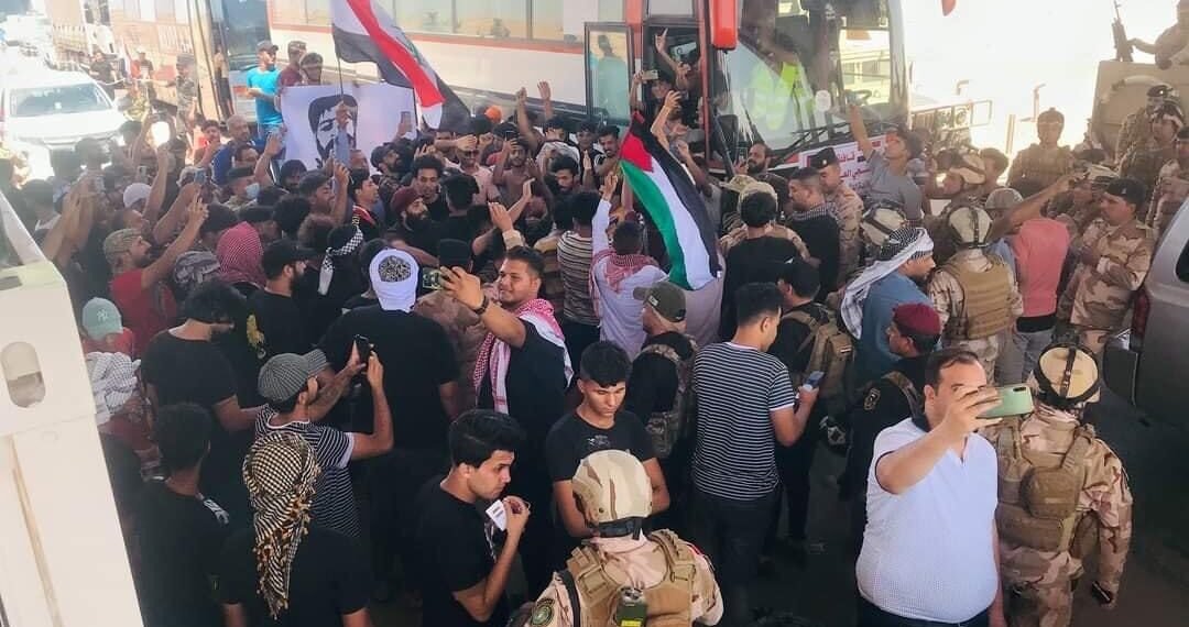 دعما لفلسطين .. “التشرينيون” على مقربة من الحدود الاردنية بحماية الجيش العراقي