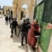 عاجل | بالفيديو المصلون في المسجد الاقصى يطردون إمام الجمعة