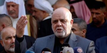 السفير الايراني: إيران باشرت بإنشاء أكبر محطة لإنتاج الكهرباء في العراق