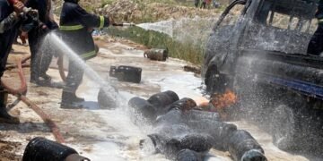 واسط.. اخماد حريق بعجلة تحمل 50 اسطوانة غاز