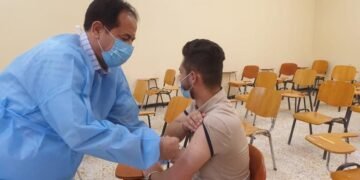 جامعة كربلاء تفتتح مركزين لتلقي لقاح ضد كورونا