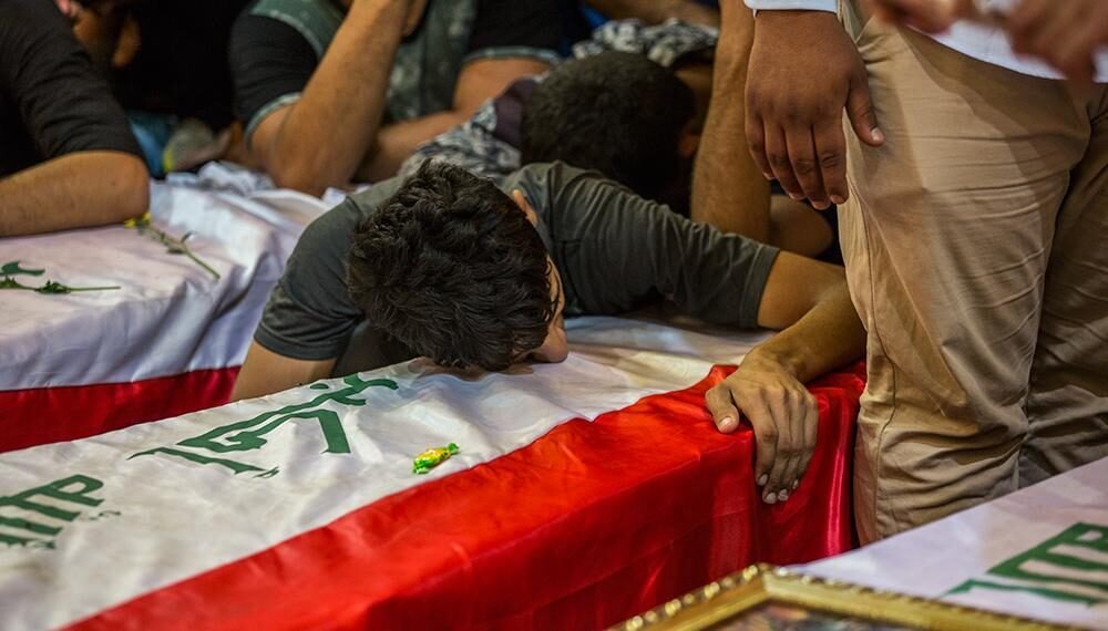بين طفين … بالأمس واليوم شموس قد تهاوت