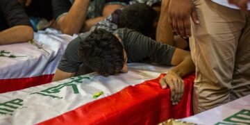بين طفين … بالأمس واليوم شموس قد تهاوت
