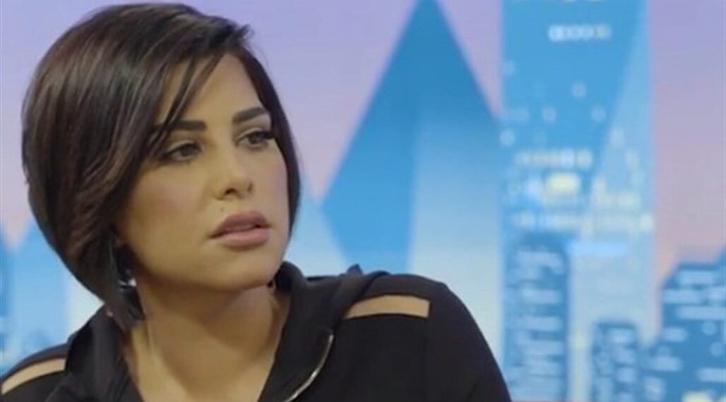 فستان اصفر عاري الكتفين : هكذا اعلنت شمس الكويتية عن اغنيتها الجديدة