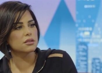 فستان اصفر عاري الكتفين : هكذا اعلنت شمس الكويتية عن اغنيتها الجديدة