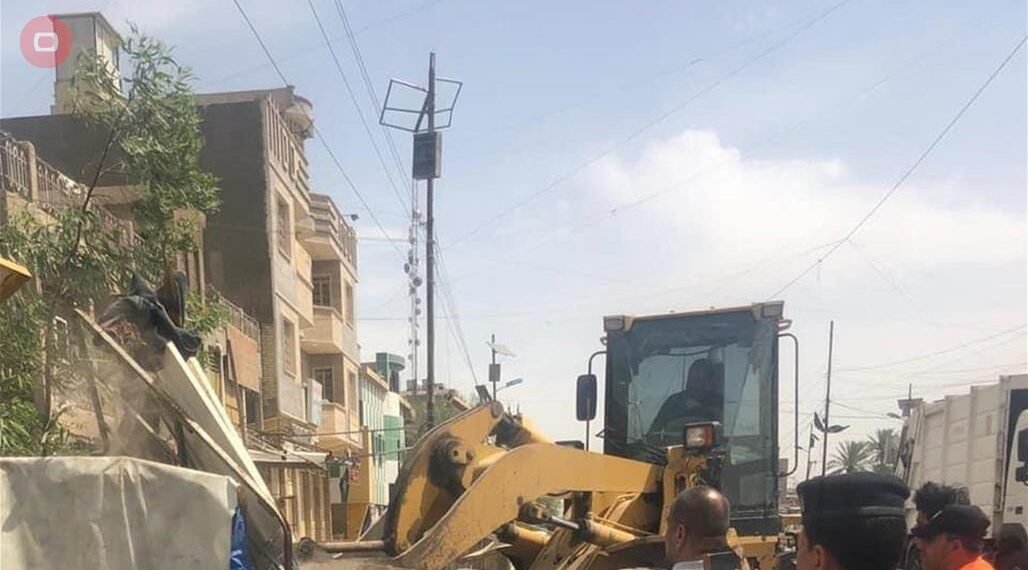 الاعتداء على احد موظفي البلدية أثناء رفع التجاوزات في مدينة الصدر