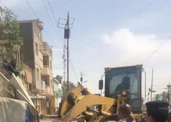 الاعتداء على احد موظفي البلدية أثناء رفع التجاوزات في مدينة الصدر
