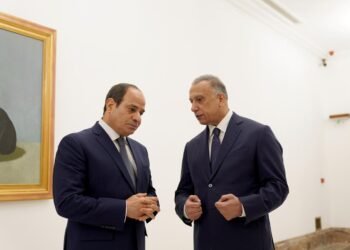 وزير الدفاع العراقي ينقل رسالة خطية من الكاظمي الى السيسي
