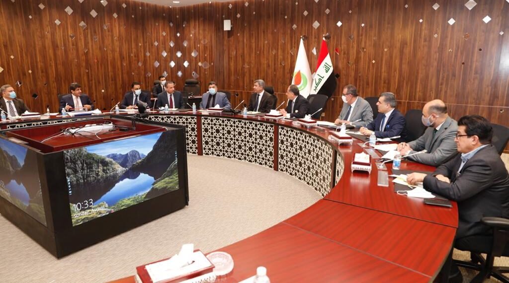 وزير النفط العراقي يبدي استعداده لمعالجة المشاكل العالقة مع الإقليم بالحوار