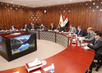 وزير النفط العراقي يبدي استعداده لمعالجة المشاكل العالقة مع الإقليم بالحوار