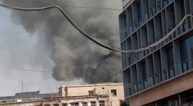 حريق قرب البنك المركزي العراقي وسط بغداد