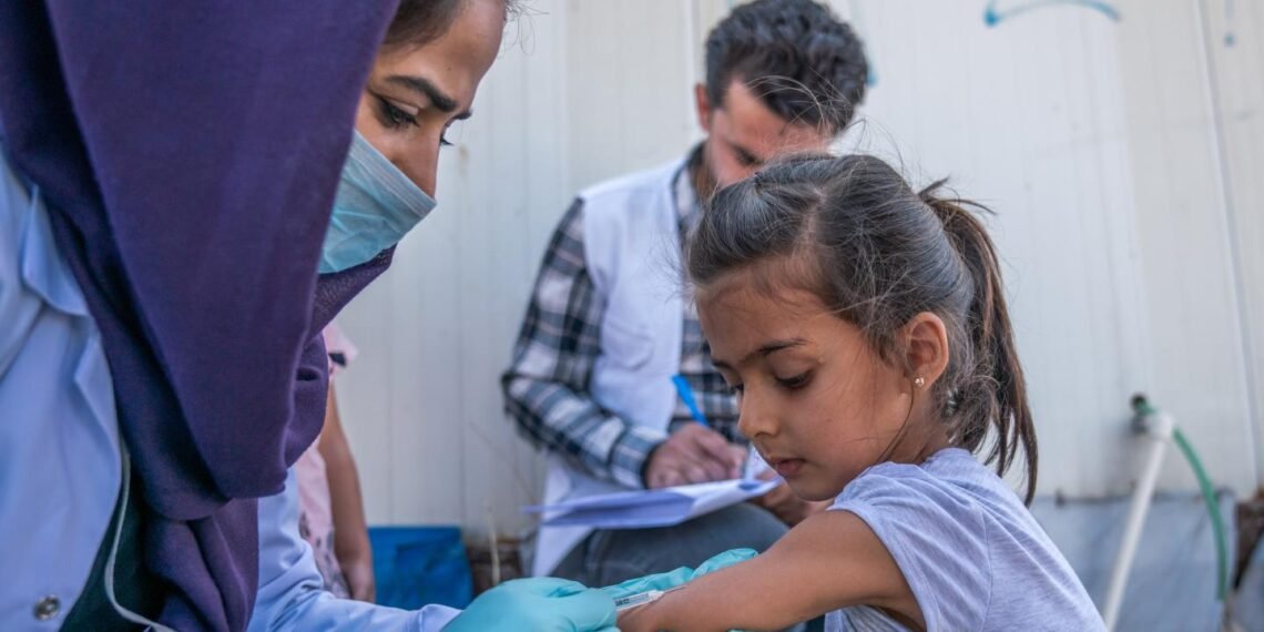 الصحة تحسم الجدل بشأن اعطاء لقاحات كورونا للاطفال