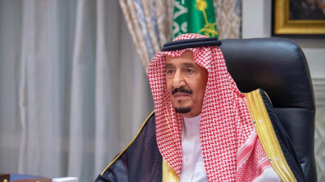 الكاظمي يدعو الملك سلمان إلى حضور قمة دول جوار العراق