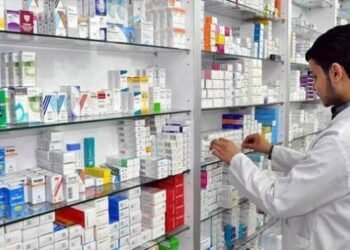 نقابة الصيادلة : رئيس الوزراء يوافق على مقترح لتخفيض أسعار الأدوية