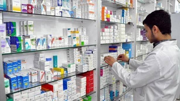 نقابة الصيادلة : رئيس الوزراء يوافق على مقترح لتخفيض أسعار الأدوية