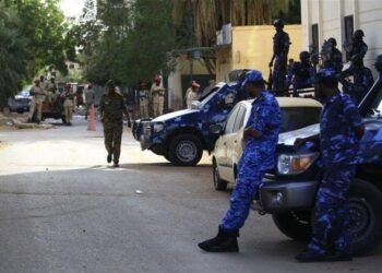 بينهم أمراة ادعت النبوة .. الإطاحة بشبكة متخصصة في الدجل والشعوذة