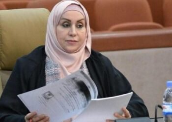 اللجنة المالية توصي بدعم القطاع الخاص واعادة النظر برواتب الموظفين