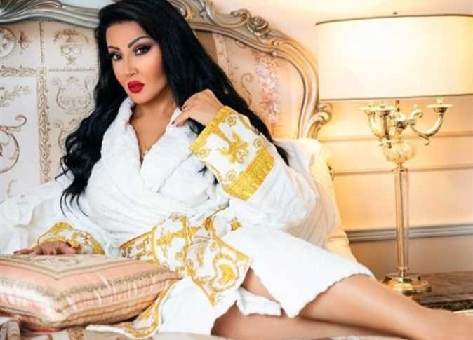 سمية الخشاب تطالب برخصة وامتحان” لإنجاب الأطفال