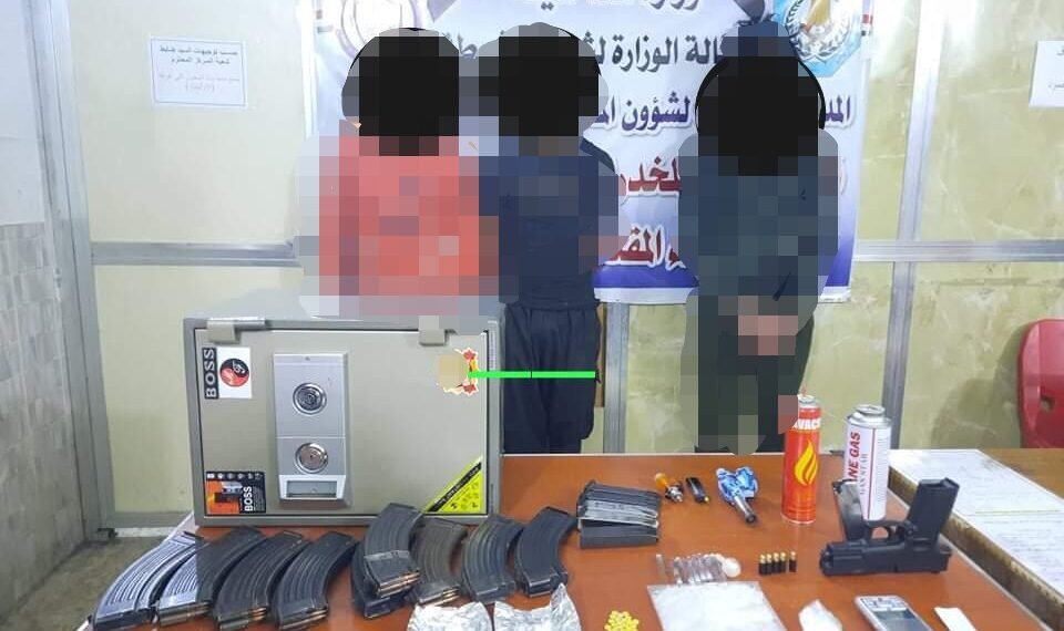 شرطة كربلاء : قسم شؤون مكافحة المخدرات والمؤثرات العقلية يلقي القبض على مروجين للمخدرات