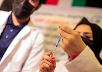 الصحة توصي بمنع دخول المطاعم والفنادق الا بابراز كارت اللقاح