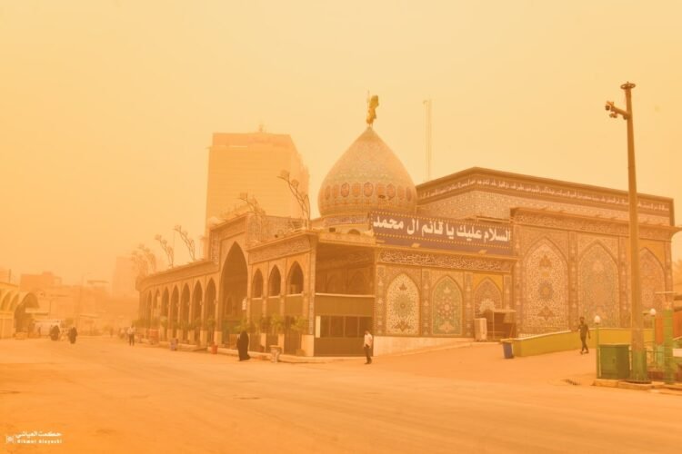 مصّور كربلائي .. يرسم فوتوغرافياً مشاهد للعاصفة الترابية التي ضربت المحافظة
