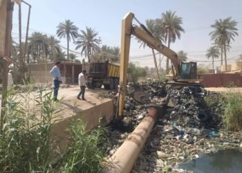 الجمعيات الفلاحية: “معامل الكاشي من اهم اسباب انسداد الممرات المائية .. وندعو لعدم رمي النفايات في الأنهر