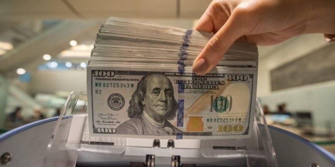 أسعار الدولار تواصل الارتفاع في بغداد لتلامس الـ 166 ألف دينار