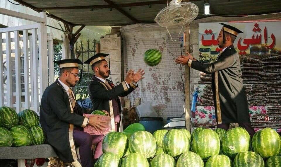 “فض غشاء البطالة” التعليم والتوظيف في العراق: بين حاجة الشباب إلى الشهادة وضياع الفرص الاستثمارية