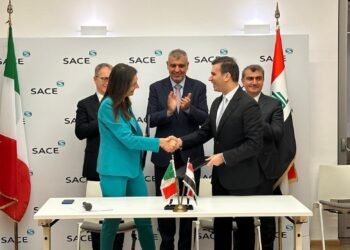 العراق وإيطاليا يوقعان اتفاق لتمويل المشاريع الصناعية