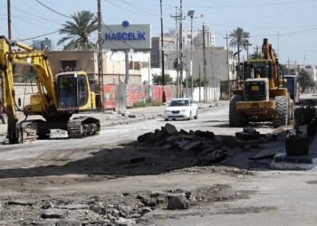 مدينة الرمادي تباشر بأعمال تأهيل شارع المدينة المنورة
