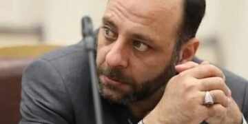 عضو لجنة التعليم في مجلس النواب يعلن عن مشروع قانون لتجريم “مكاتب السمسرة”