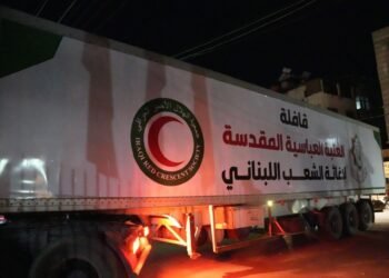 عبر قافلتها الثانية.. العتبة العبّاسية تُرسل 400 طنّ من المساعدات إلى الشعب اللبناني