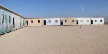 تربية كربلاء توجه بالتحقيق حول فيديو متداول لأحدى المدارس الكرفانية وتفتتح ثلاثة شعب جديدة