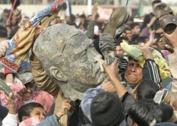 بعد 22 عاماً على سقوطه… العراقيون يستذكرون نهاية نظام صدام المجرم وتداعيات الغزو الأميركي