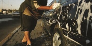 تصل لـ5 ملايين.. امانة بغداد تعلن فرض غرامات على غسل المركبات ورمي النفايات في الشوارع