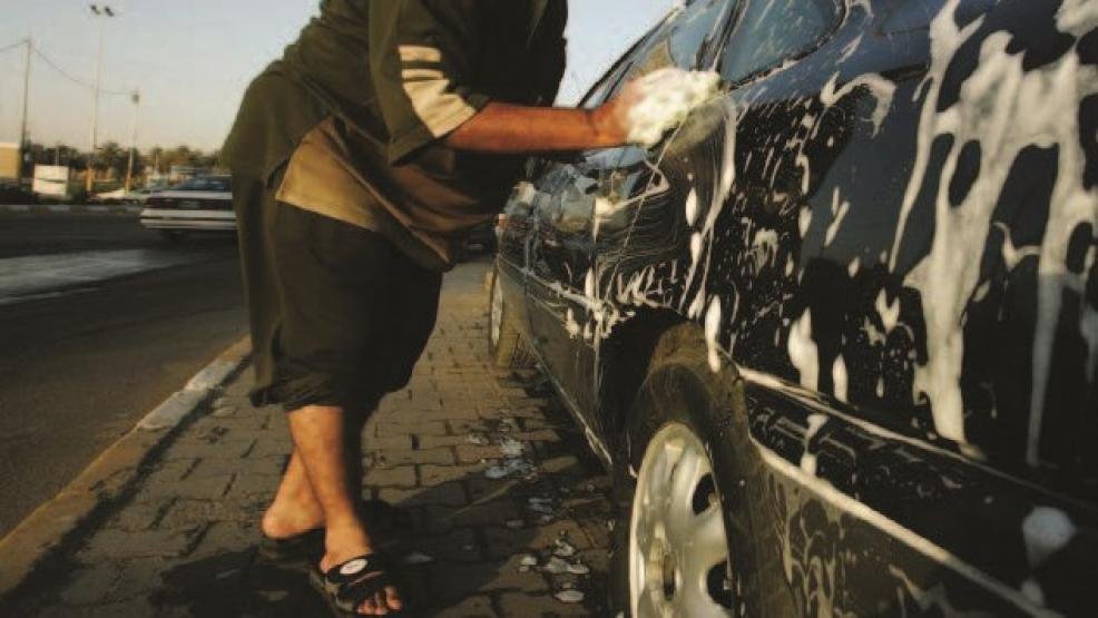 تصل لـ5 ملايين.. امانة بغداد تعلن فرض غرامات على غسل المركبات ورمي النفايات في الشوارع